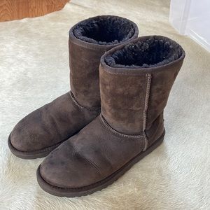 Chocolate brown Uggs, size 8, good condition, classic style